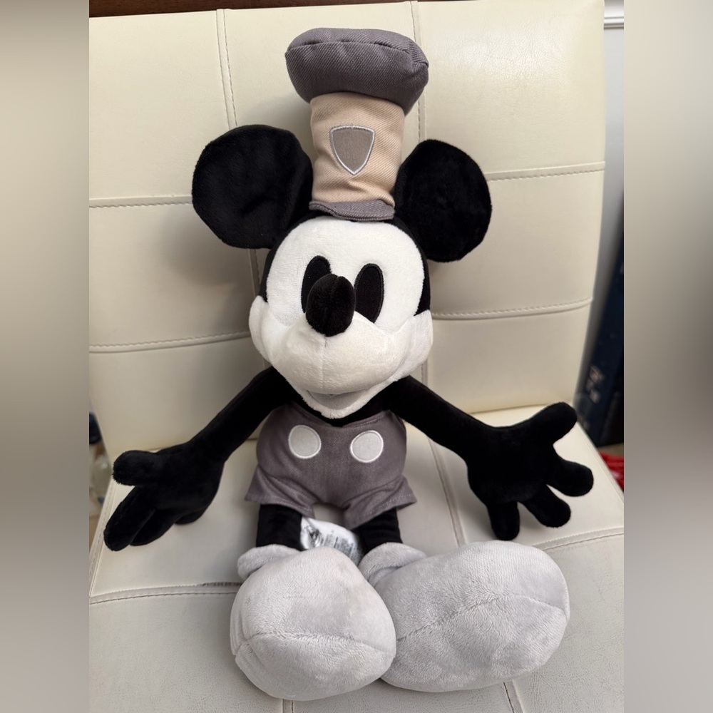 🤍🩶Disney Steam Boat Willy! Black and White Mickey Plush with Gray Shirt